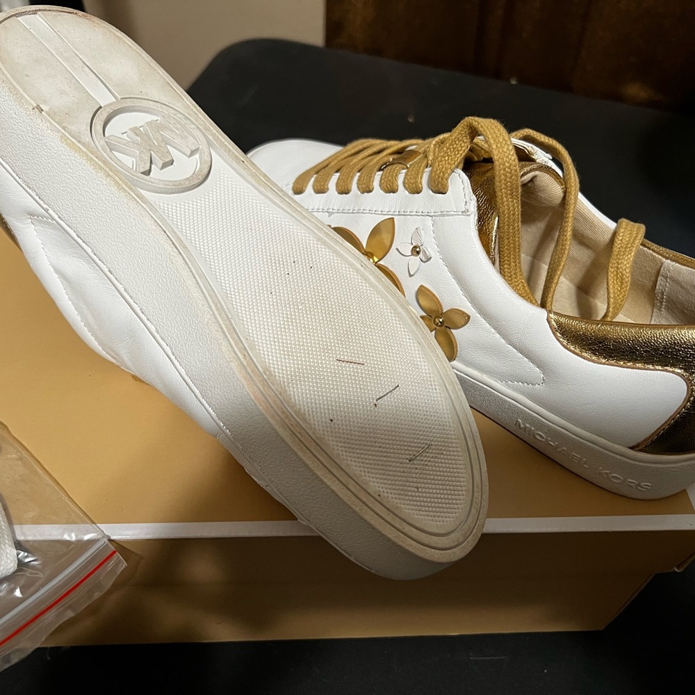 Michael Kors Leather Lola Sneaker - Picture 2 of 2